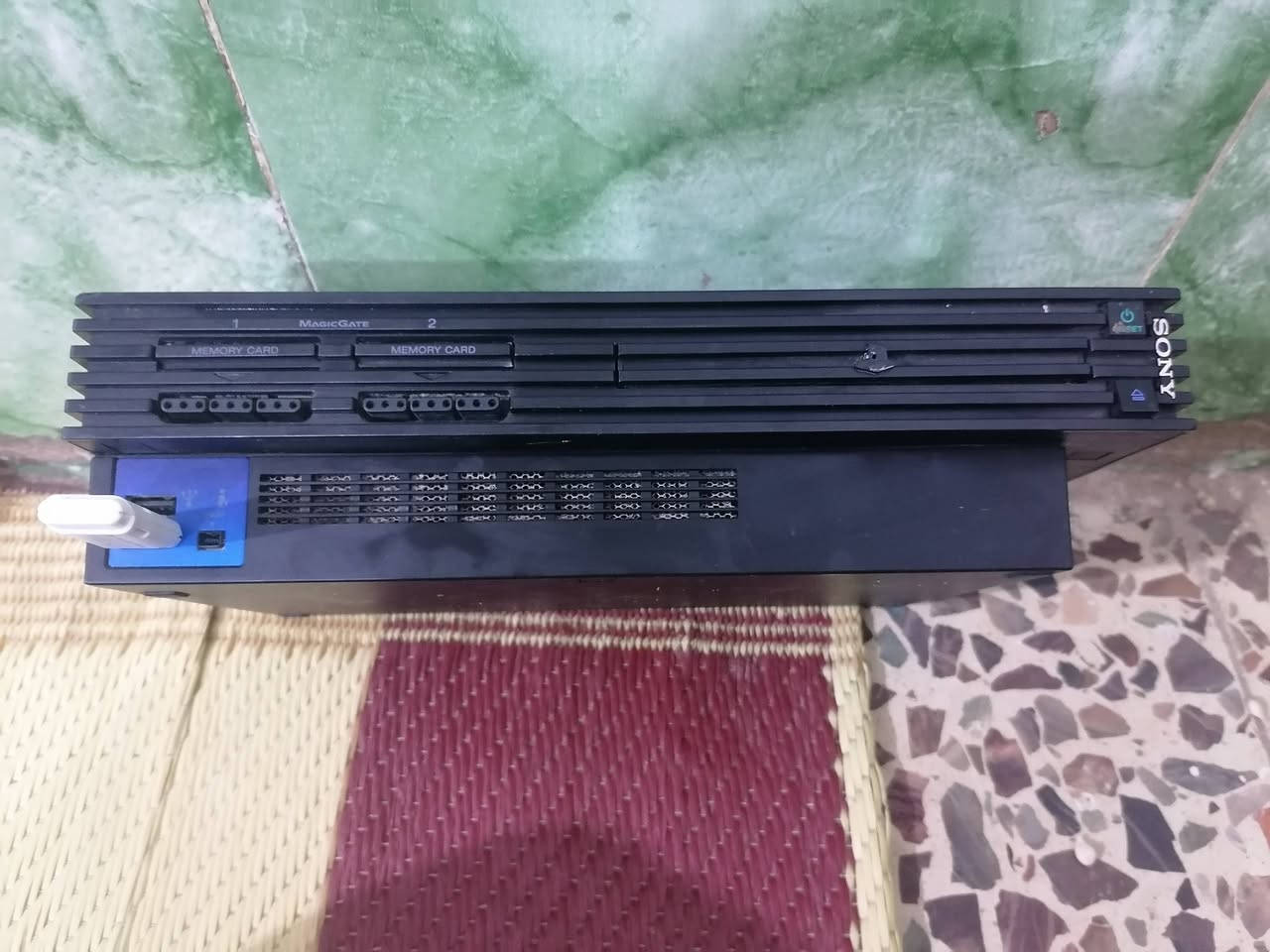 بلاي 2 للبيع سعر مالته 35 اي عطل مرجوع الوان نجف      ***********
