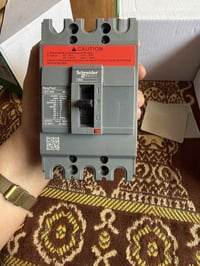 قاطع كهربائي • ١٠٠/١٦٠/٢٥٠ • ايزي باكت