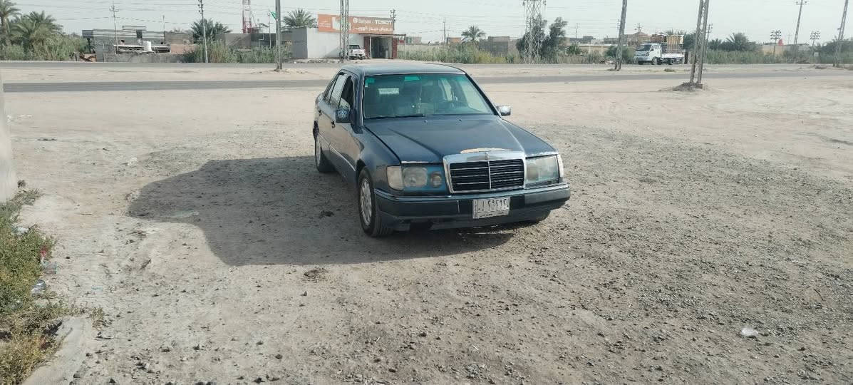مارسدس دب 91 جاهزه وكاله عامه بسمي السعر 40 بيه مجال مكاني البصره ..القرنه ..*********** رقم بغداد أ تحويل من اي محافظه
