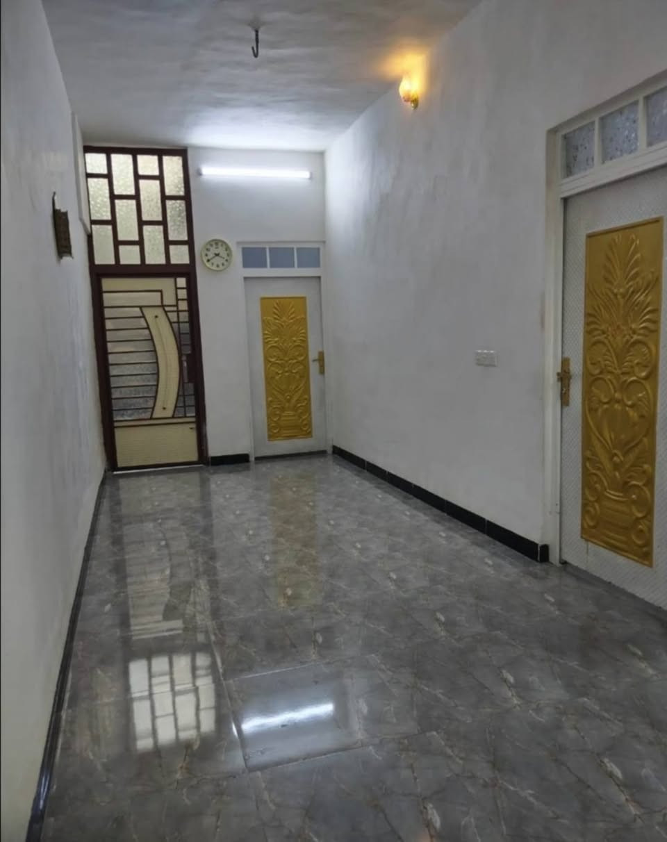 بيت تجاوز للبيع وصل بلدية
حي رجم حديد شارع 20 قرب سوق المعاش
المساحه180 متر
 العمق 25 الواجه 7
خدمات كامل ماء وكهرباء
البيت يتكون غرف نوم عدد 2
+هول + مطبخ+ حمام+ استقبال 
السعر 60 مليون  للإستفسار 
 📞***********
 📞***********
ملاحظه البيت تم الكشف عليه من قبل البلديه
 وبقي فقط انتظار التمليك
