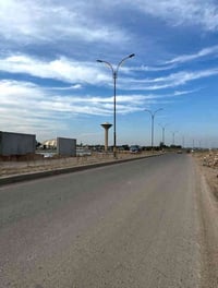 بناء موجود ابغداد الرصافة قرب جسر المثنى مقابيل جزيرة بغداد السياحية د...