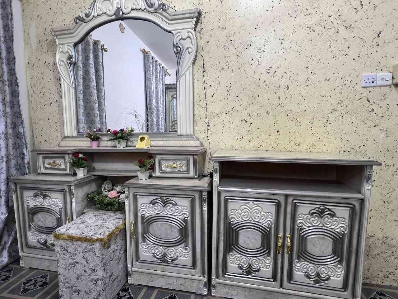 غرفه نوم للبيع 
خشب عراقي 
تصميم تركي
السعر مليون900
رقم ***********
***********واتساب
