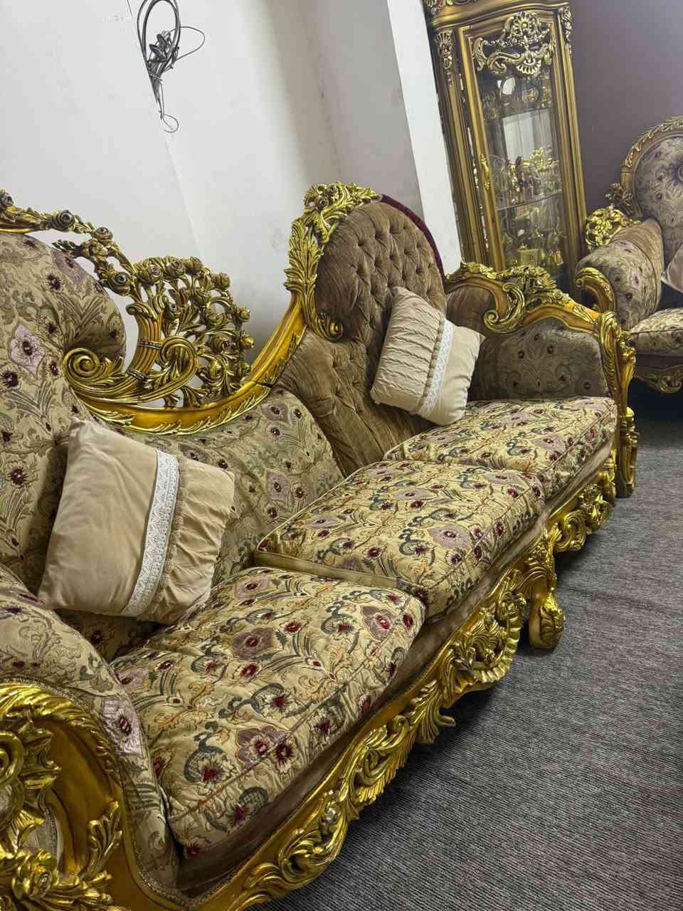 سلام عليكم عندي هذا تخم ملكي مصري اخو جديد شخط مابي اريده ب مليون ونص وبي مجال مع طبله وسطيه وڤاترينه مكاني شارع فلسطين


**إذا كنت صاحب هذا الإعلان وتريد حذفه لأي سبب، رجاءا أرسل رسالة إلى الدعم الفني**