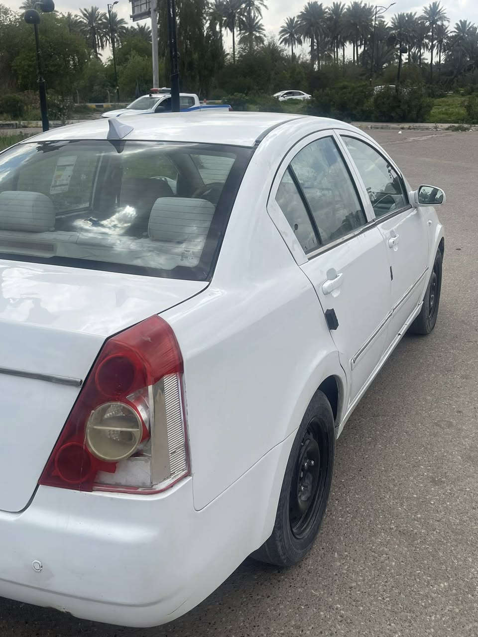 سلام عليكم شيري اي فايف موديل 2012 رقمها بغداد انكليزي ومكانها بغداد 
سارة جاهزة خير من الله تبريد وكهربائيات كلها شغالها مكينه مال تيكو 1800 مال حاوية اني شادها بيدي بيها كسر بك لايت الايسر 
والبنيد بي رصعات مصبوغة للجمالية 
السعر 43 $ التواصيل عبر رقم الهاتف او الواتس اب *********** ابو فهد الشمري
