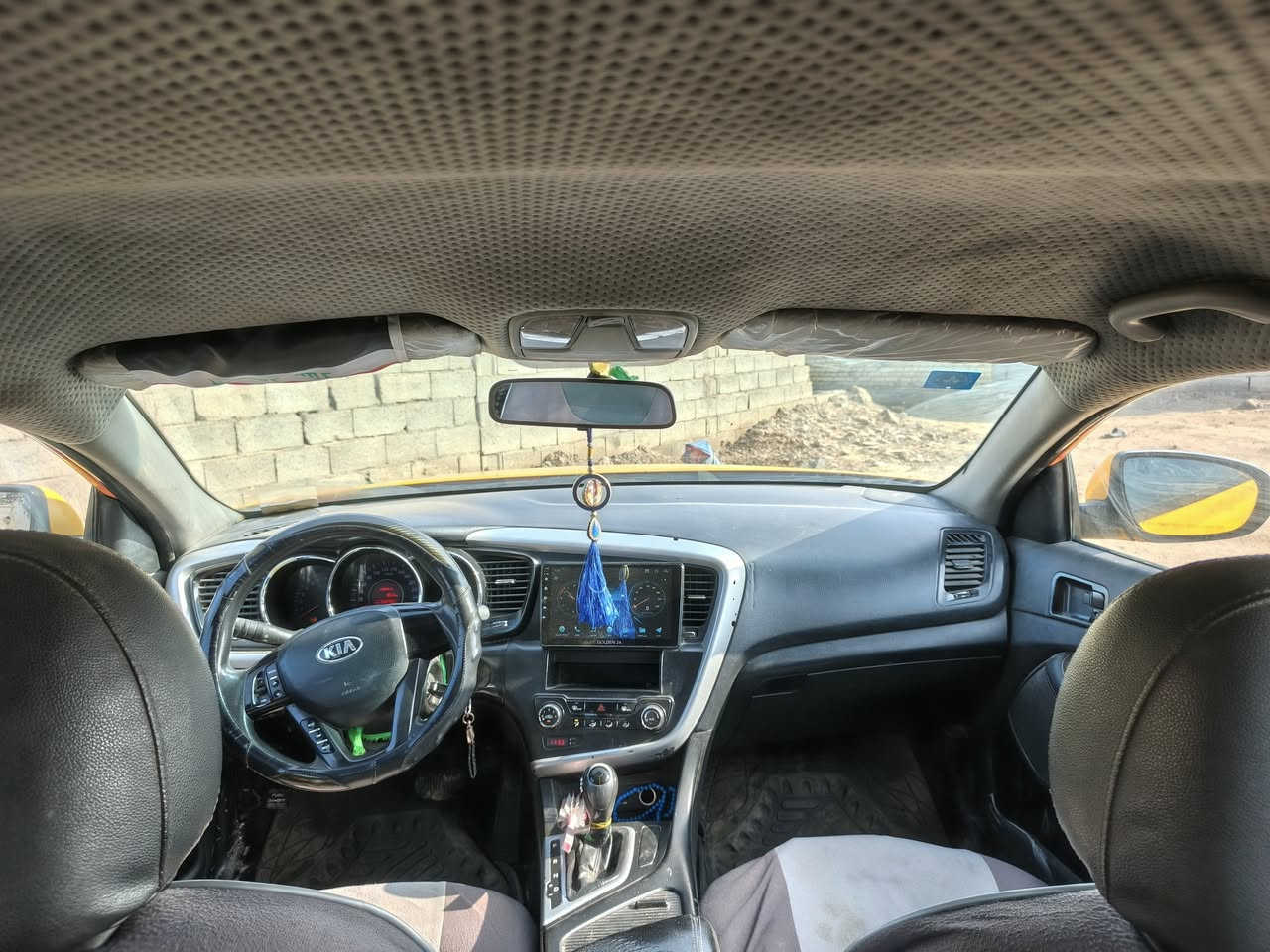 السلام عليكم
اوبتيما موديل 2011 وارد كوري 
كفاله عامه سيارة جاهزه حداديه 
تبريد تخم تاير سنويه جديده 
بسمي تحويل مباشر السعر 100
وبيها مجال قليل(مكلف بالنشر) 
***********
