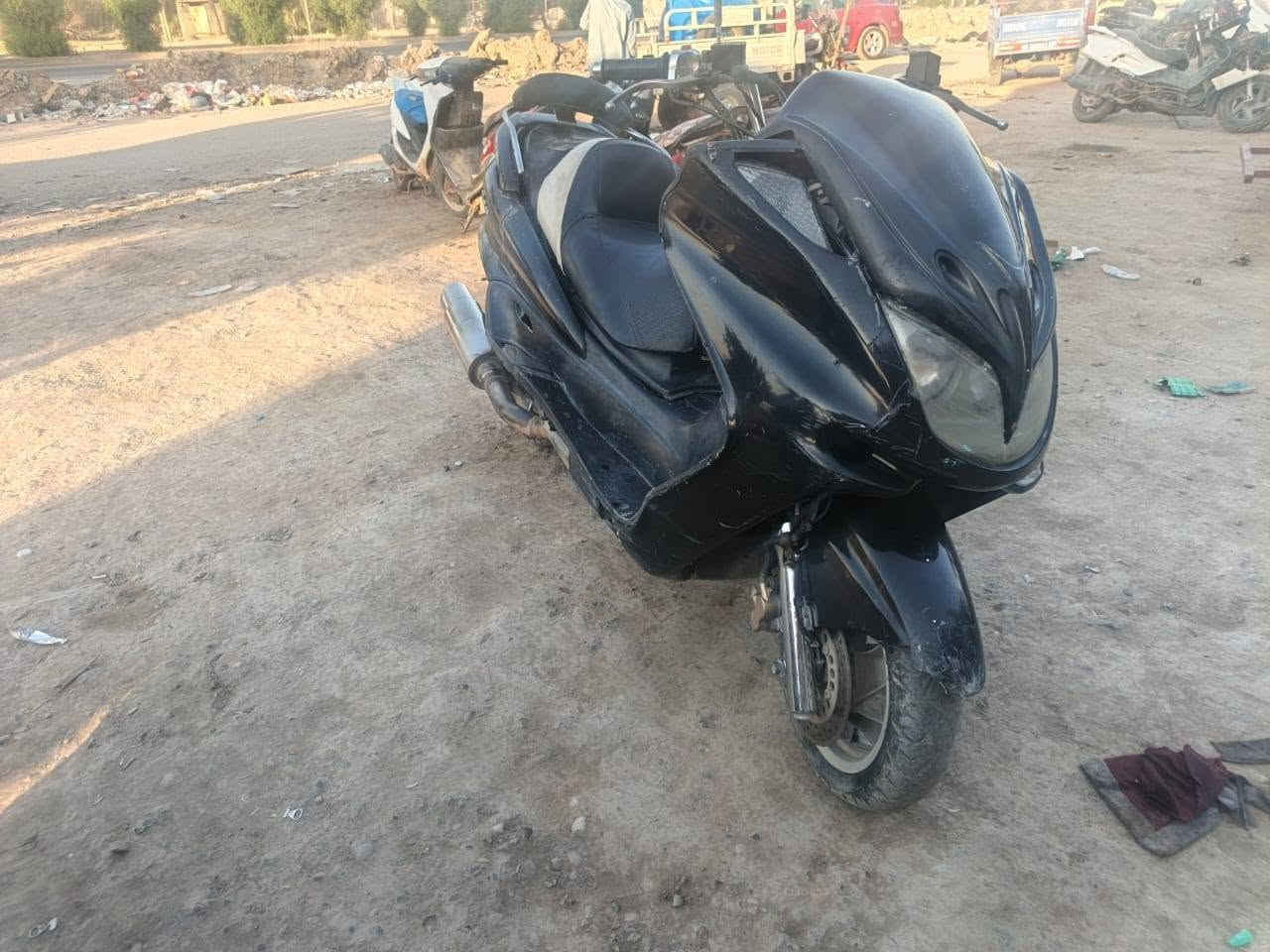 السلام عليكم دراجه ماجسته للبيع دراجه خير من الله بجم بومه صالنصه رياضي دراجه بيها شلعه مخيفه لايت عالي ناصي كيجات كلها شغاله دبلات خير من الله سعر ٣٥٠ مكان بسمايه للاستفسار***********
