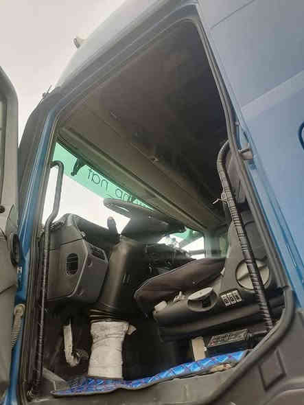 لبيع اكتروز موديل 2004 سنكل خلفي مكين 44 25 لا صرف وله بخار عربانه وراس مكان ديالى طول عربانه 1310   هذه رقمي ***********
