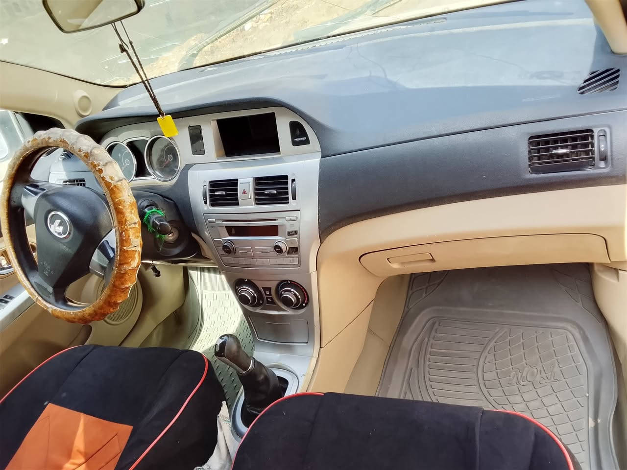 سلام عليكم سياره للبيع 45 وبيه مجال سياره نضيف***********
