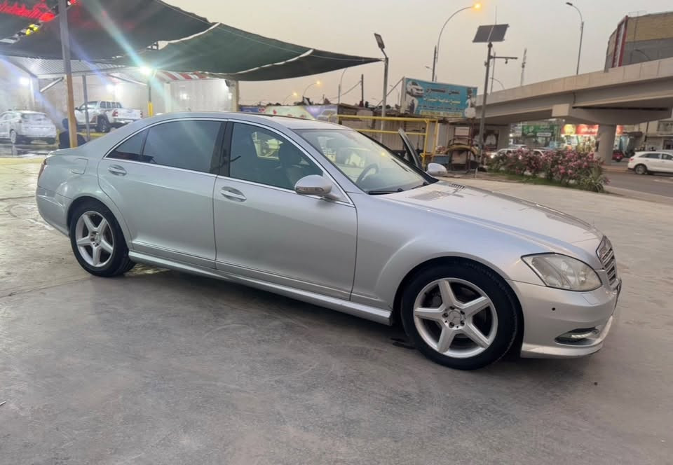 السلام عليكم s550    موديل 2007 محدث 13 سياره جاهزه وجديده مكفوله من الكص فقط صبغ قطعه وحده فول مواصفات شنو يعجبك بيها السعر مناسب مال بيع الشراي يتصل ***********
