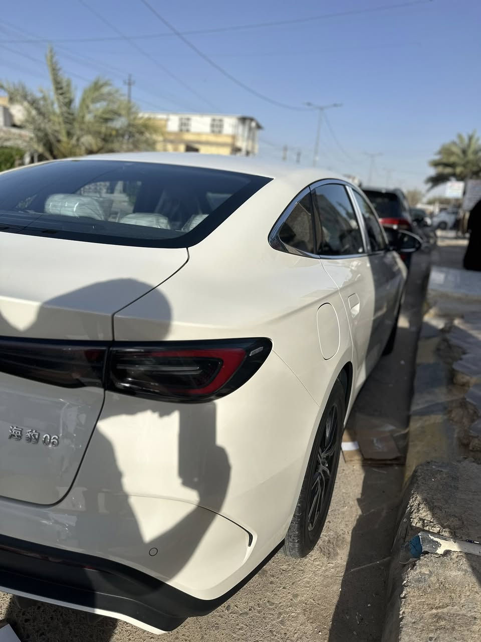 byd Seal06  
الموديل : 2025
اللون : ابيض غير محدد 
الرقم : بغداد
الممشى : 19000 
البطارية : 80 كيلو بالشحنة الواحدة
الكاميرات : عدد 5 / 360 درجه 
الداخل : ابيض + كشن كهربائي 
قمارة حديد 
السياره محدثه + يوجد بها جميع البرامج + شاشة كبيرة قلاب + حساسات + قطعتين تبريد + 4 منافذ usb + فول تحكم ستيرن 
السعر (( 24٫500)) وبيها مجال قليل 
مكان السياره بغداد / ابو غريب 
***********
