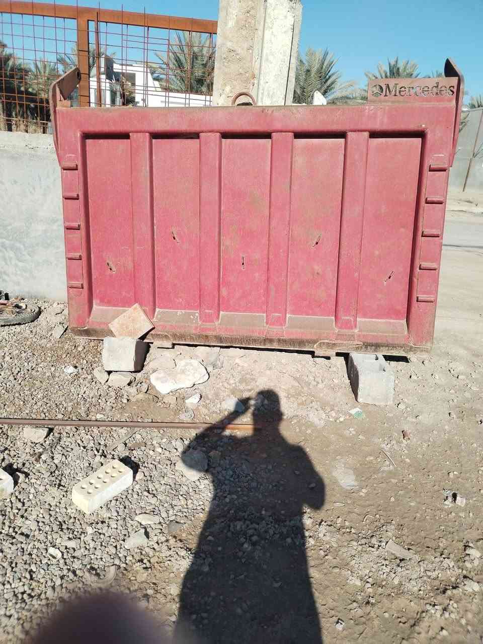 سلام عليكم باب بدي مايلر لبيع *********** المكان كربلاء
