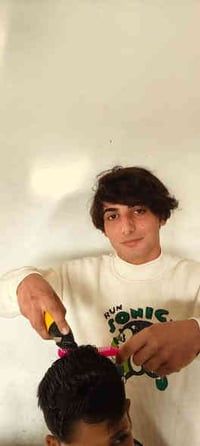 معهد Ezel • حلاقة رجالية • واسط مركز المدينة