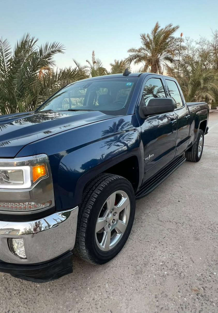 السلام عليكم للبيع شفروليه سلفرادو 2016 (1500) V8 سلندر  حجم المحرك (5300) ماشية  94km الف تقريبا باب قصير بدي طويل
 تو ويل صبغ عام للجمالية مع تبديل قطع السونار بالصور كير ومحرك مكفول ادامة جديدة شاشة كبيرة و داش كام 
صوت رياضي سيارة كاملة بدون اي نقص
رقم بصرة حمل مشروع وطني سنوية جديدة باسمي تحويل مباشر ضريبة مصفرة
السعر ١٥٨ ورقة وبيها مجال
الهاتف :***********
العنوان بصرة ابي الخصيب
تفاصيل كاملة رجاء بس الشراي يتصل
