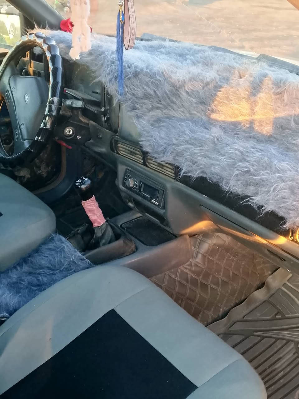 سياره فورت سيره رقم نينوى اخضر شرط تحويل الوكاله تريد من الشرعي موجود بالموصل كاربون بانزين مكان السياره وايليه السعر 12 ورقه وبيها مجال قليل ***********
