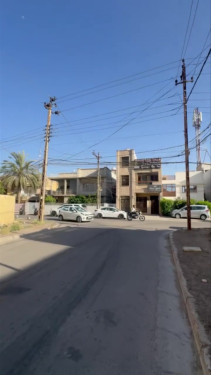 � فرصة مميزة للإيجار في المنصور – حي المتنبي

بيت بمساحة ٦٠٠ متر، موقع ركن مميز وقريب من الشارع التجاري ✨
يحتوي على ١٢ غرفة نوم و ٣ صالات واسعة
مع مطبخ كبير وحديقة مريحة 🌳

📍 الموقع: المنصور – حي المتنبي
✅ يصلح لـ مدرسة أهلية
✅ يصلح لـ شركة
✅ يصلح لـ مذخر / نشاط تجاري أو إداري

عقار بمواصفات قوية وموقع استراتيجي يناسب المشاريع الكبيرة والاستثمار.

📞 للاستفسار والحجز:***********
