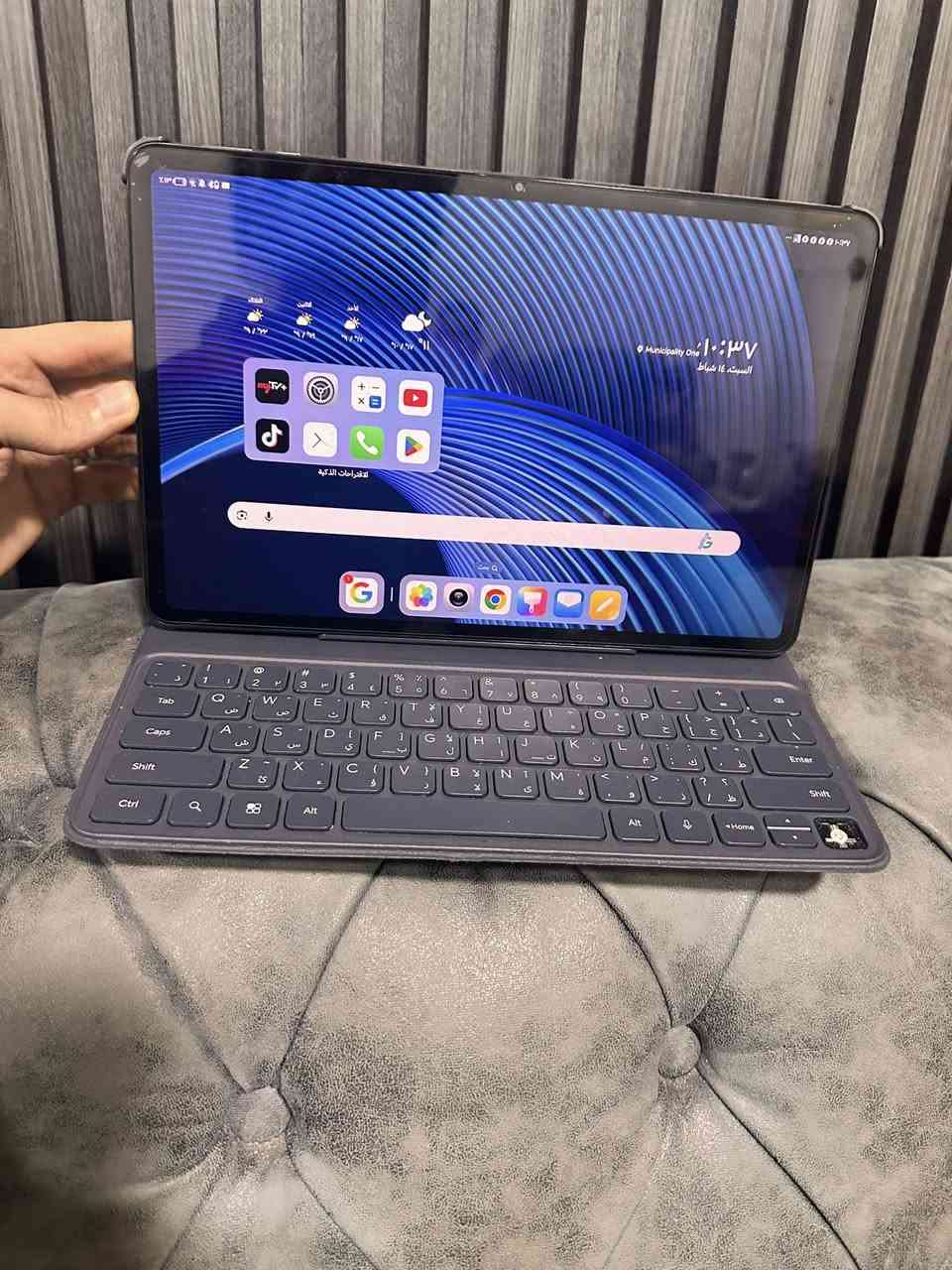 هونر باد 9 ذاكرة ٢٥٦  نظافه ٩٥ % فقط بيهه ضربه بسيطة جداً موضحه بلصورة
شاشة ١٢٠ هرتز ودقة 2,5k 
بطارية 8300 ملي امبير  
الحافظة مع كيبورد اصليه
بيهه لزكة ضد الكسر


**إذا كنت صاحب هذا الإعلان وتريد حذفه لأي سبب، رجاءا أرسل رسالة إلى الدعم الفني**