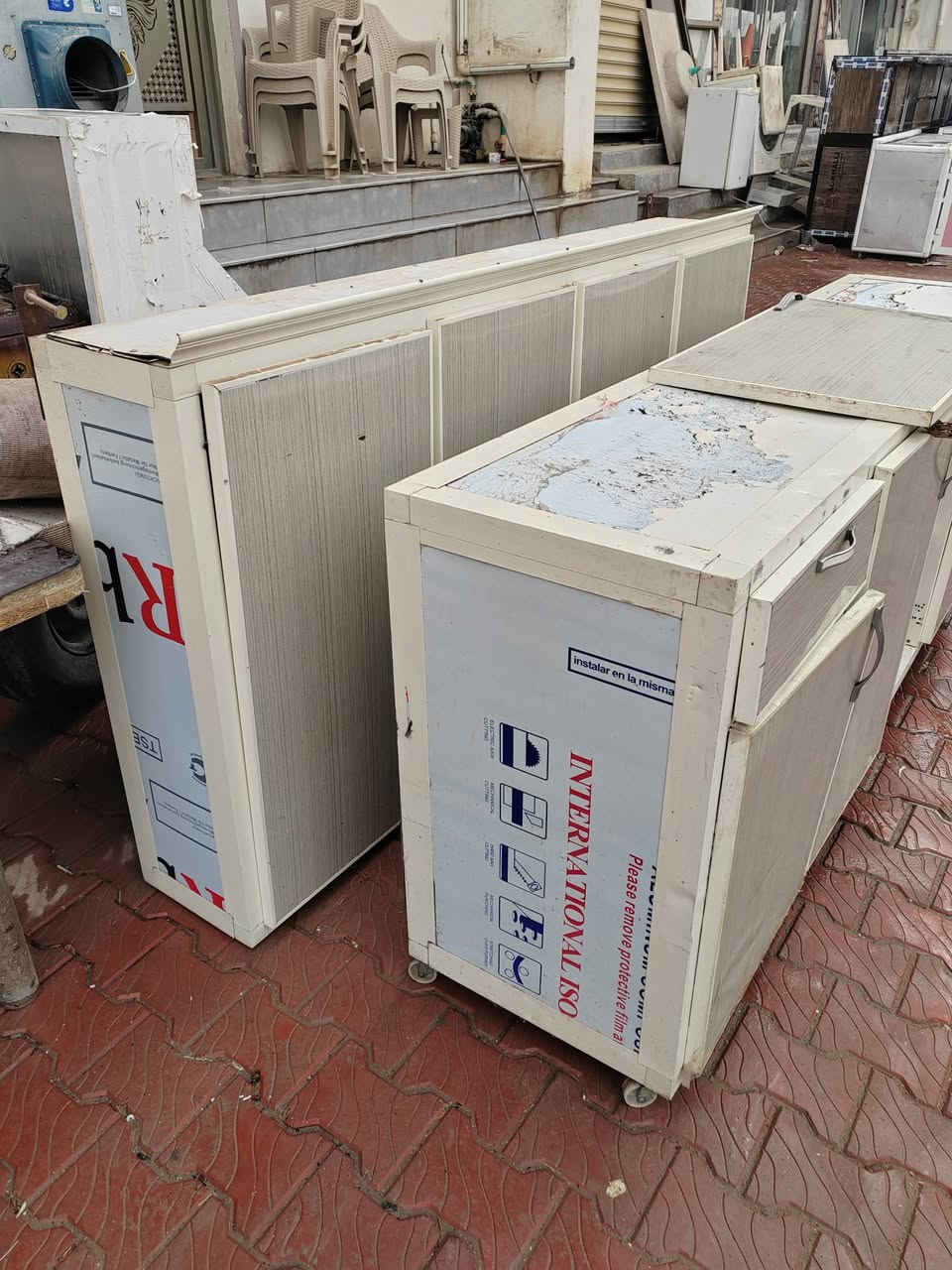 العنوان فلوجه حي شهداء قرب مرطبات مشمشه مزاد ابو كاظم البطاوي *********** يوجد خدمه توصيل الباب بيتك بل أجره
***********
