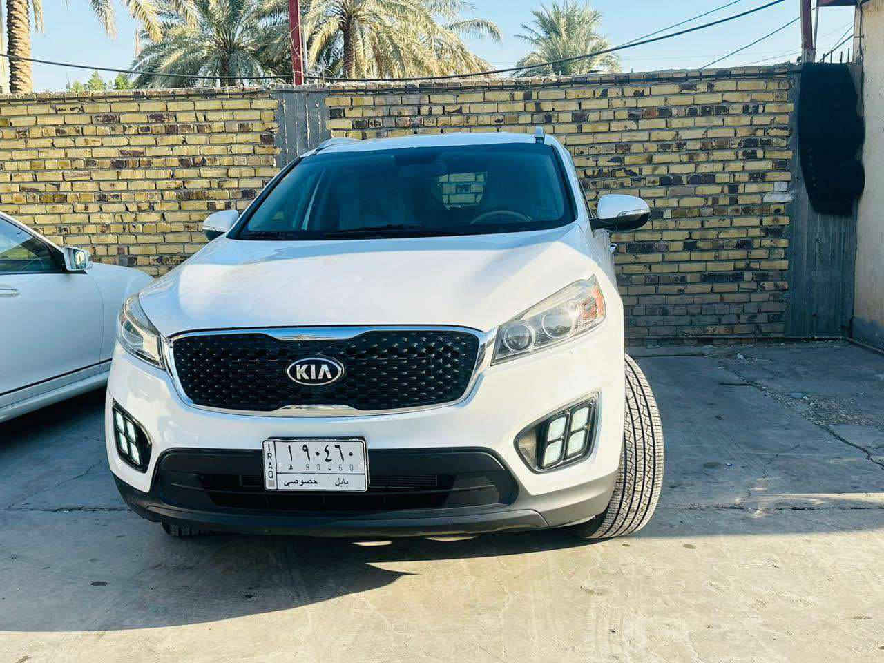 سورينتو موديل ١٨  وارد امريكي 
جميع ايرباكات سليمة 
محرك ٤ سلندر 
ماشية 81  الف 
حادثه جاملغ الايسر الخلفي فقط لون صدفي غرفته لونين عسلي واسود 
انظمة قيادة عادي واقتصادي وسبورت
كامره خلفية شاشه كبيره

السيارة بأسمي. السياره جديده بمعنا الكلمه 
سياره متروكه بلبيت تخم تاير جديد 
التفاصيل على الخاص 

*********** حلة, بابل
