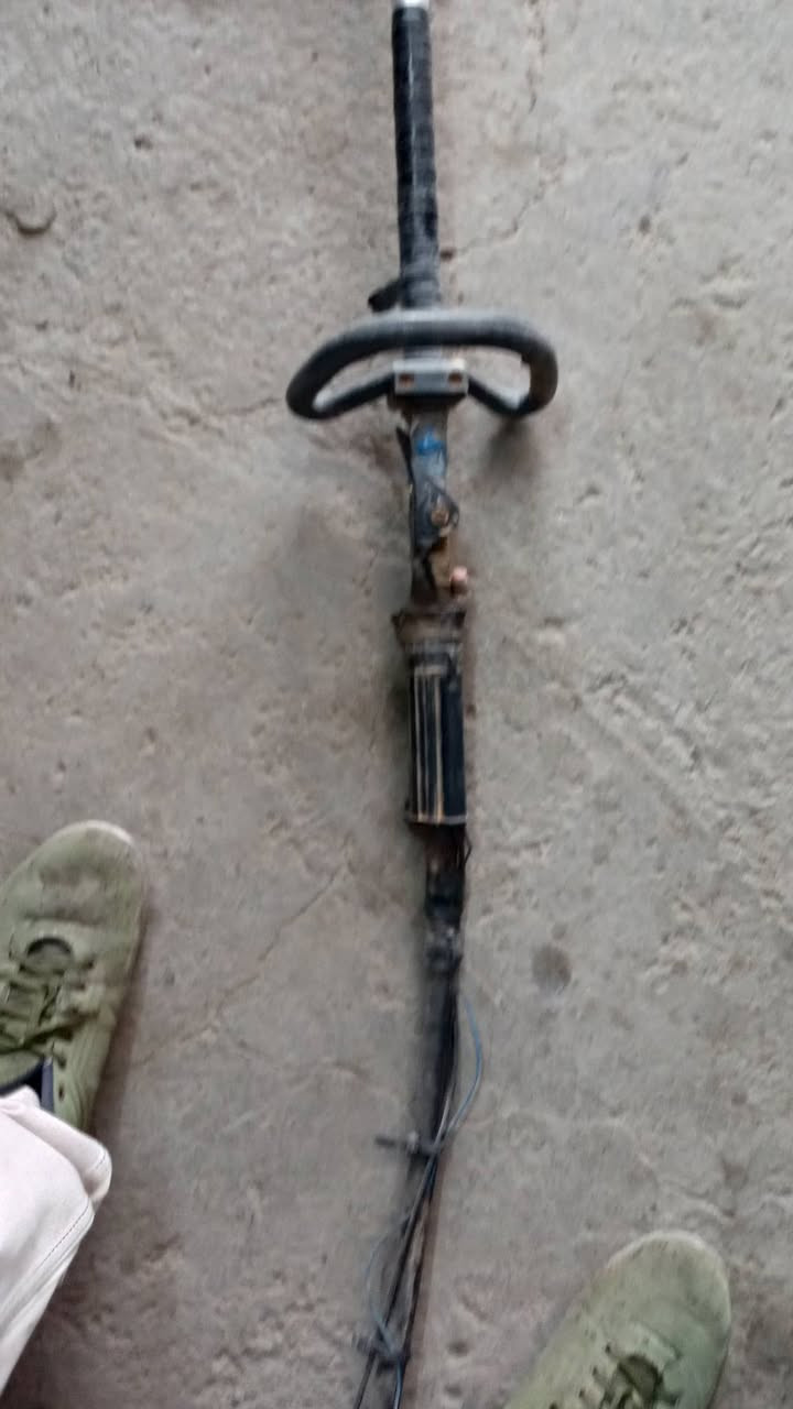 السلام عليكم للبيع حاشوشة نضافة ٩٠ % السعر ٥٠ الف قفل
المكان - صويره 
للاتصال ***********
