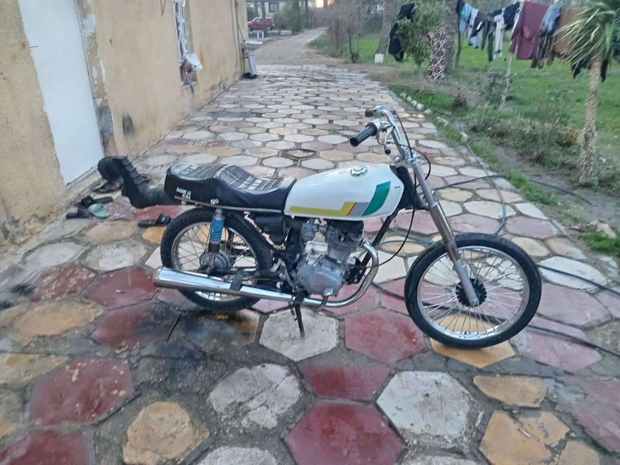 السلام عليكم للبيع اربعه كير كلك تعمير جديد مكينه تايكر ٢١وباقي الغراض كله 24 السعر 400وبيها مجال شراي اتصل ‏‪0771 674 4989‬‏
