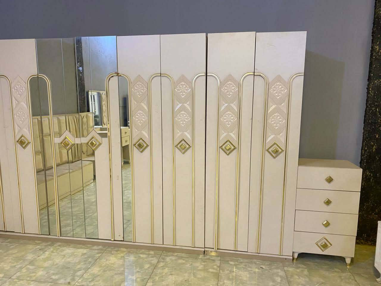 غرفه نوم تركي ١٠  قطعه نظام الأبواب كنتور مع ملحق ٣ متر ونص ٨ أبواب جديد مامستخدمه بسعر مناسب
٧٥٠ الف التصال خاص 
متوفره بالمعرض الذهبي للأثاث


**إذا كنت صاحب هذا الإعلان وتريد حذفه لأي سبب، رجاءا أرسل رسالة إلى الدعم الفني**