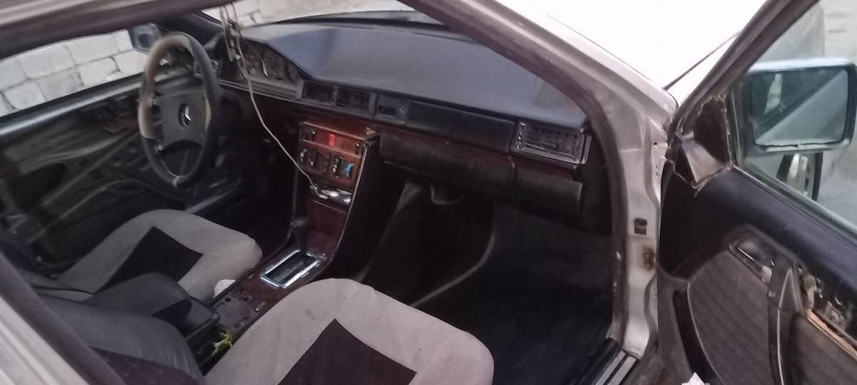 سلام عليكم مارسيدس دب مديل ٨٩رقم بغداد نكليزي شرط تحويل محرك خير بطع حاويه تخم تاير صدر نص عمر كهربائيات فوول كاعيه جلد بيها فقط البطانه مال سايق بيع او مراوس رأسي فقط سعر ٤٥


**إذا كنت صاحب هذا الإعلان وتريد حذفه لأي سبب، رجاءا أرسل رسالة إلى الدعم الفني**