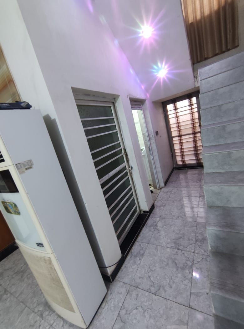 بيت #مصفر 200 متر
الخاجيه شارع افران العراق ركن ع ساحه شارع 15 كدامه حديقه
طابق واحد كامل غرفتين وهول واستقبال ومطبخ وصحيات وبيتونه
بناء درجى اولى
نقص ستاره فقط

بيع للمراوس
***********
