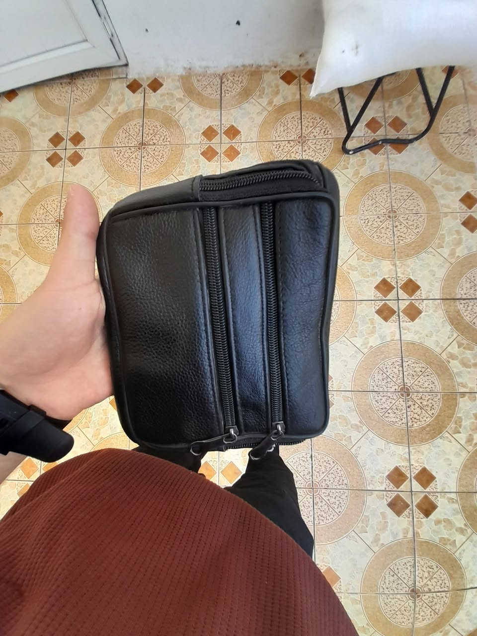 مرحبا شباب، عندي هاي المحفظة للبيع، بيها 7 خانات وضد المي. مصنوعة من جلد طبيعي وأصلي، أنا مشتريها بـ 30 ألف وببيعها بـ 10 آلاف بس. كلش تفيد للي يشتغلون دليفري (توصيل). مكاني بأربيل.


**إذا كنت صاحب هذا الإعلان وتريد حذفه لأي سبب، رجاءا أرسل رسالة إلى الدعم الفني**