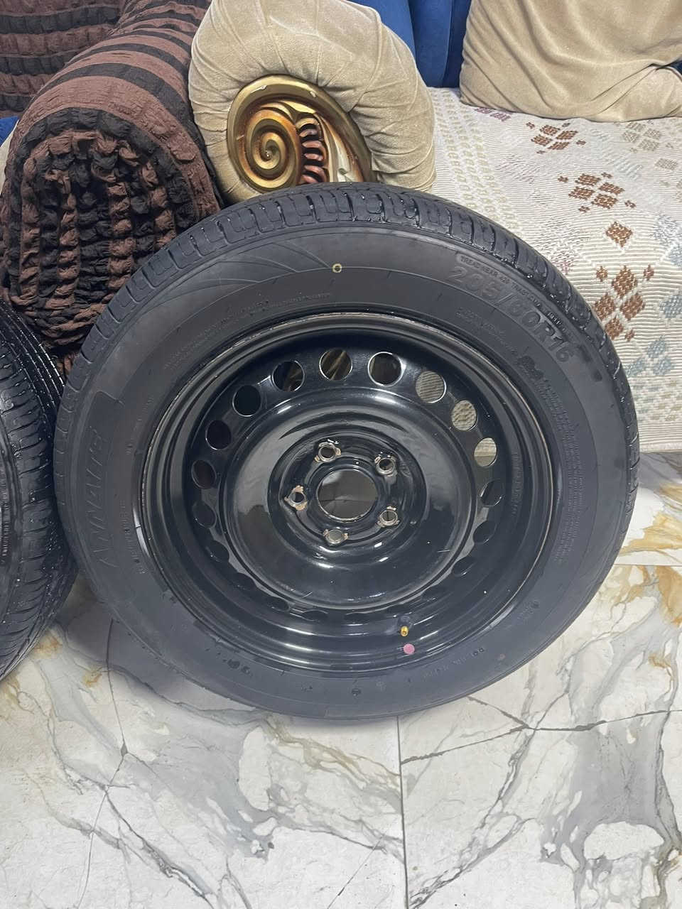 للبيع. جدد. هنه وتايرات. سعر. ٢٠٠عنوان. بغداد. العبيدي


**إذا كنت صاحب هذا الإعلان وتريد حذفه لأي سبب، رجاءا أرسل رسالة إلى الدعم الفني**