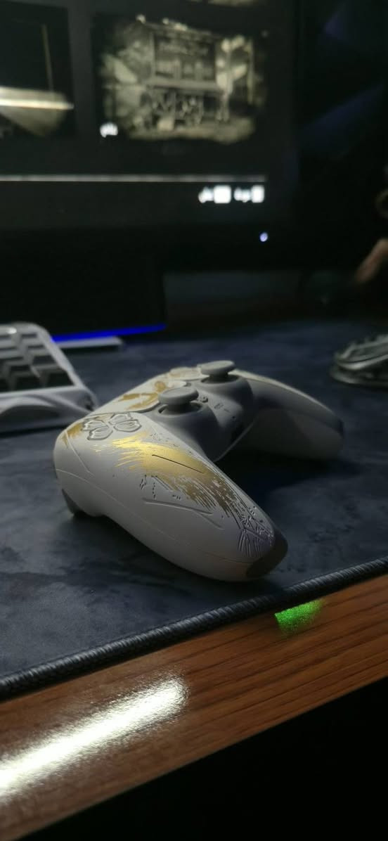 سلام عليكم جويستك ps5  للبيع نسخة قوست او يوتا   نسخة خاصه
بيها تعديل كيوره TMR او المغناطيسي الجويستك استعمال بسيط. 

سعر 120  . مكاني بغداد ويوجد توصيل لجميع محافظات العراق  للتواصل واتساب او اتصال فقط. ***********
