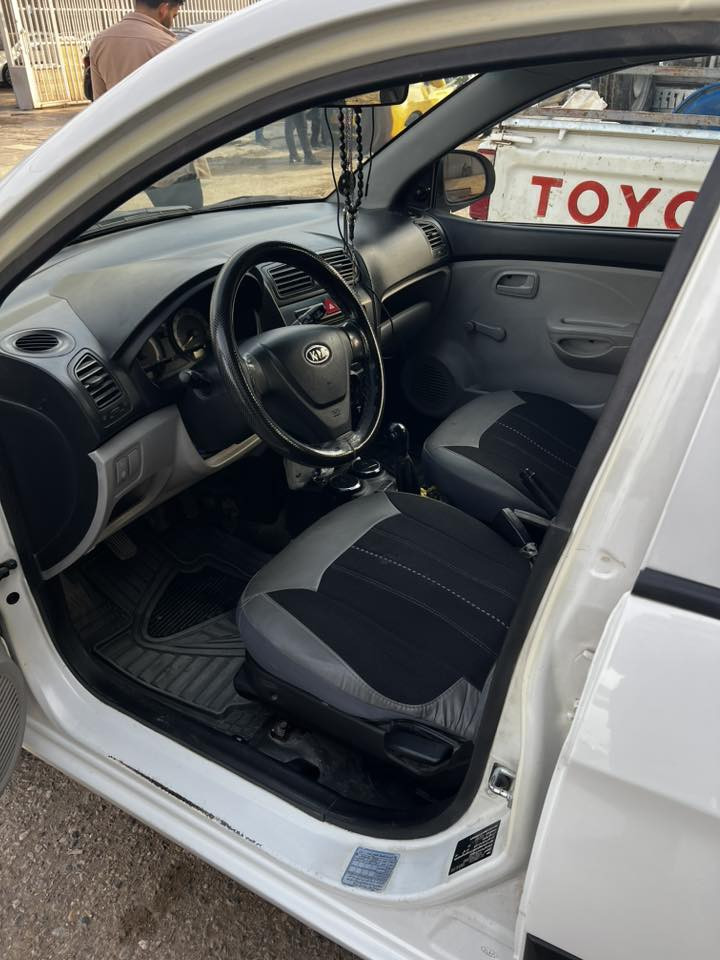 السلام عليكم  كيا بيكانتو 2010 سيارة جديده وحلوه مكينه وكير شرط تبريد وتاتفيه كلها شغاله السياره مال بيت بيها صبغ حزام اثر شخوط ولا سقف ما مطخوخ جكوج مكاني موصل ***********
