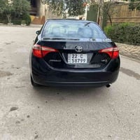 السلام وعليكم كورلا موديل 2017 السياره جديده بمعنه الكلمه حادث فقط بني...