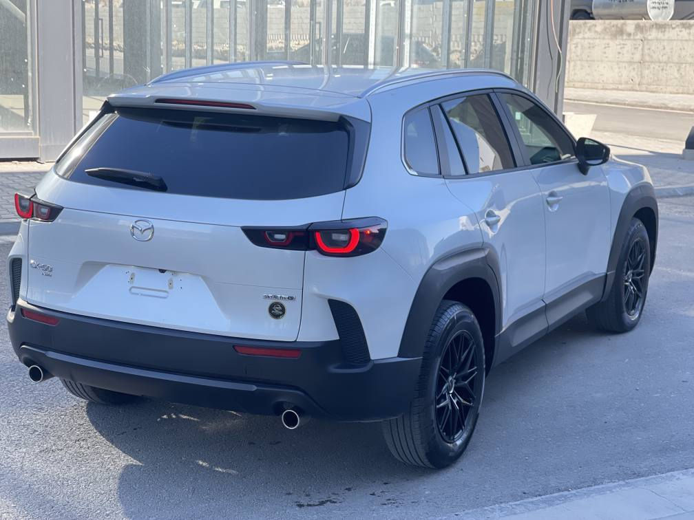 Mazda cx 50 2024 ***********
ڕەنگ سپی مواسەفات . بەسمە . سندوق جەگ . دەبڵ اکسل . ڕادر و خەتی جادە . شاشە و کامێرا . بۆنید و چاملخ بۆیاخە 3مانگ کاتی ماوە نرخی 172 سعری خوار هەموو بازاڕ السليمانية, العراق
