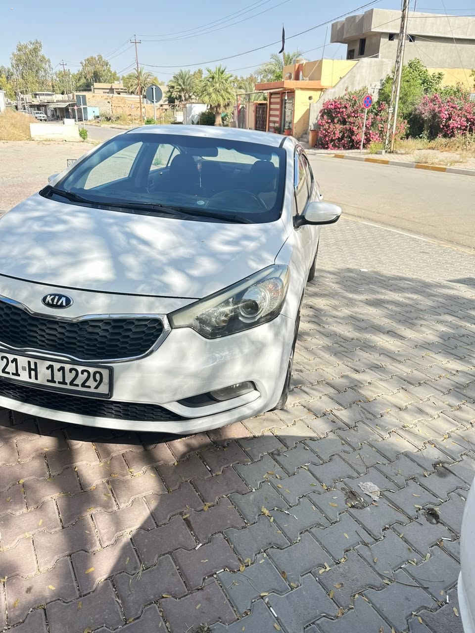 سلام عليكم كيا سيراتو موديل ٢٠١٤ بي تعديل باردخلف باب سكن وصبغ كلش قليل موضح بي صورة قبغ مفتوح فقط وبي شخط بسيط بل بنيد وبي طخة خفيف مامصلح جاملغ خلفي
ماشيه 170كيلو  سياره حلو مال بيت كير محرك حداده كله بشرط 
سعره 118ومجال 
سياره مكانه كركوك 
اتي مكلف بنشر فقط بيع 
***********
