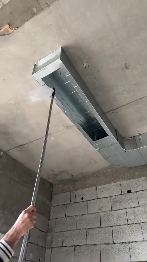 دكتات تبريد مركزي  مجاري هوائيه
شغل شرط هندسي وتوزيع الهواء بالتساوي وسليكون لمنع التسريب وتثبيت سيبورتات

#مهندسين #مقاولين #بناء #دكتات

*********** 

***********

