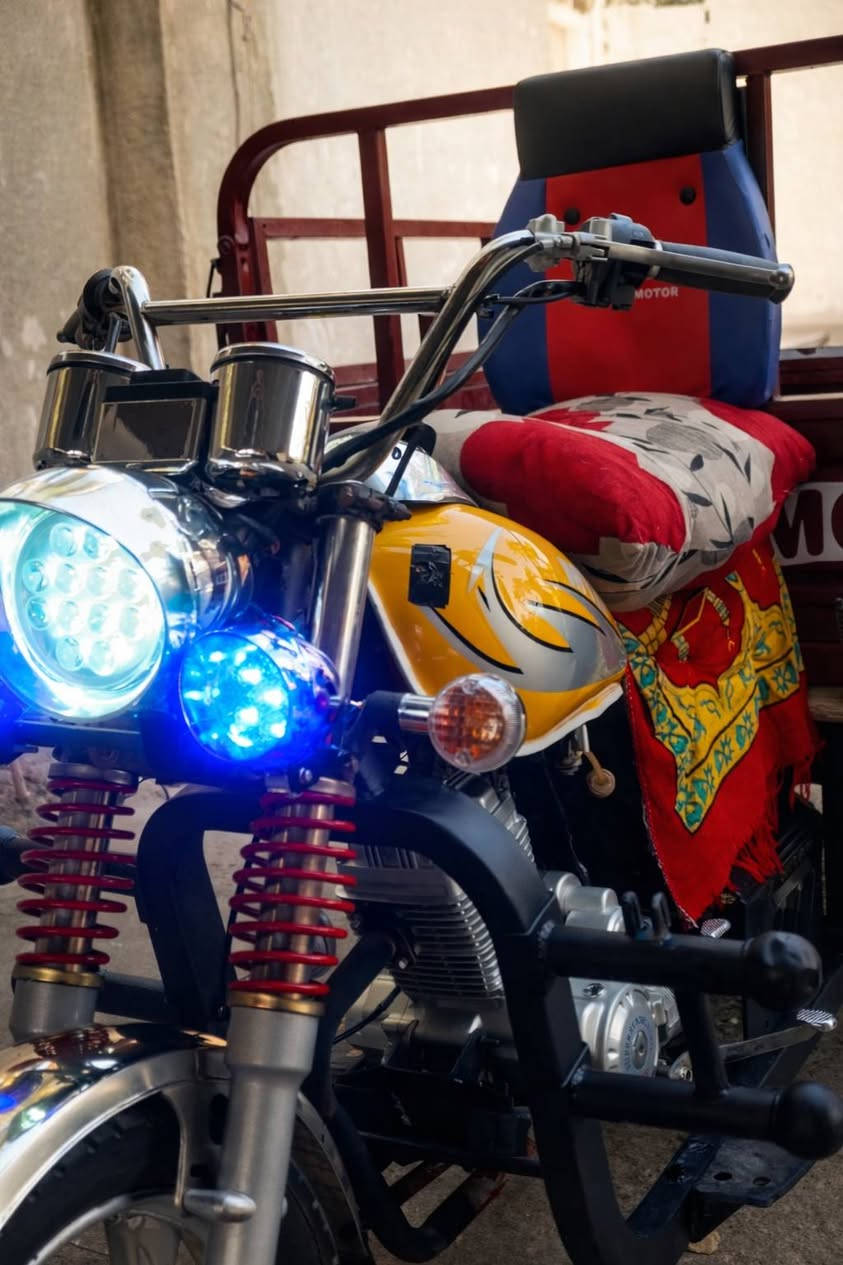 السلام عليكم ستوتة للبيع موديل 19 مرقمة لكن سنوية ضايعة كفالة عامة من الحيم والسرقة بيها محرك 25 عل سحك الستوتة جديدة كُـلش وكاملة من كلشي كهربائيات دبلات اكسل كلشي بيها جديد 
السعر 950 وبيها مجال كلش قليل
العنوان كربلاء المقدسة ***********
