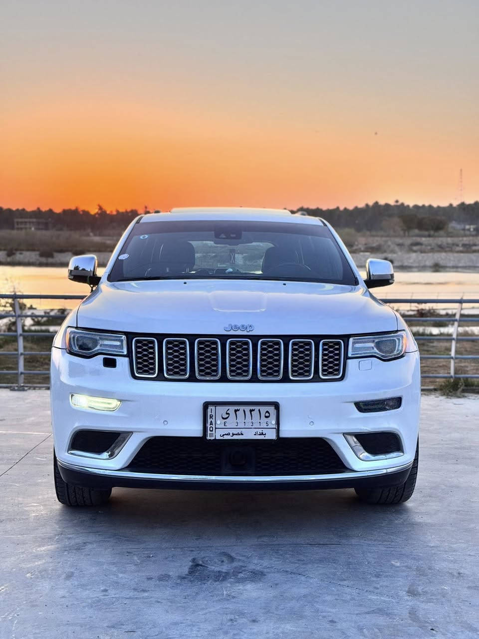 السلام عليكم ( Jeep Grand Cherokee Summit 2015)
للبيع " 
محرك : 6v 3.6L 
المواصفات : 
داخل قهوائي 
كشنات جلد تدفئه تبريد ( كهرباء ) 
كشنات الصف الثاني تدفئه 
قطعتين تبريد 
خزن مقاعد 
نظام صوتي Haramn kardon
ستيرن كهرباء 
رادارات امامي خلفي 
حساسات 360
بنوراما فتحتين
قيادة ذاتيه 
تنبيه الخروج عن المسار 
مواصفات السومت المعروفه 
حادث : 
خشم جاملغ وبنيد الجاملغ مصبوغ ربعه 
بدون دواخل بدون لغود 
للاستفسار : ***********
السعر : 240 وبيها مجال للشراي
