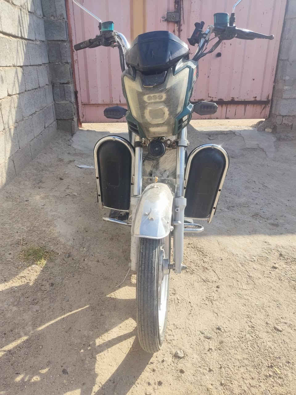 السلام عليكم موطور شحن للبيع شغال ما بي اي عطل بطاريات يقرن 10 على الفحص سعر 350 وبي مجال رقم هاتف ***********
