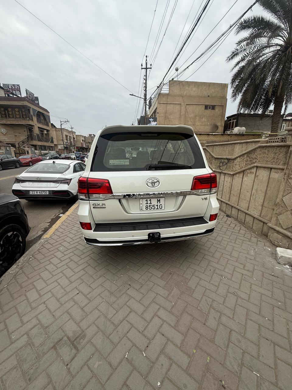 السلام عليكم للبيع لاندكروز GXR موديل 2019 ساز باب ثاني رقم بغداد بسمي   مكفول كفالة عامه من كلشي حتى الدعاميات كفاله ما عدا بارد شبر بالقماره
محرك سيارة 4000. V6
فول موصفات 1/1
بصمه تشغيل 
بصمه أبواب لمس 
تشغيل عن بعد 
فتحه سلايت
كشنات ثنين كهرباء 
كشنات جلد  
زراكات 
مري شفط 
شاشات خلفيه   
سبعه راكب 
ثلاث قطع تبريد 
حساس امامي 
حساس خلفي 
وباقي موصفات المعروفه 
السياره جديده حته اسبيرها منازل
ماشيه97 الف حقيقي 
السعر 49000
الاستفسار اتصل على الرقم *********** 
مكان بغداد
