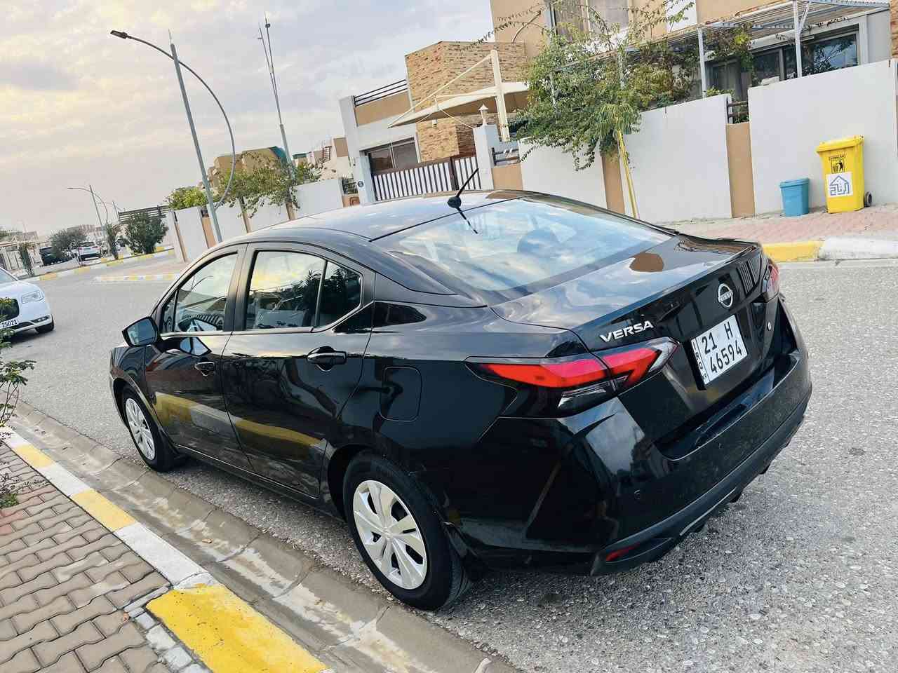 نيسان فيرسا أمريكي
موديل 2023 
مواصفات S 
رقم سليمانية 
بدوان دواخل بدون ايرباك 
صندوق صبغ فقط الباقي مكفول بچم كبس .
 . ***********
