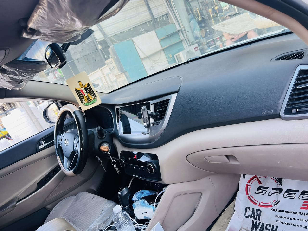 السلام عليكم توسان خليجي موديل 2016 شكل ال18 للبيع بيها قطعتين صبغ والسونار بالمنشور بدون دواخل بدون ايرباك رقم بغداد بأسمي شرط التحويل مواصفات عاديه ماشيه 134 الف كيلو مكاني بغداد السعر 155 وبيها مجال

‭0780 784 7043‬
