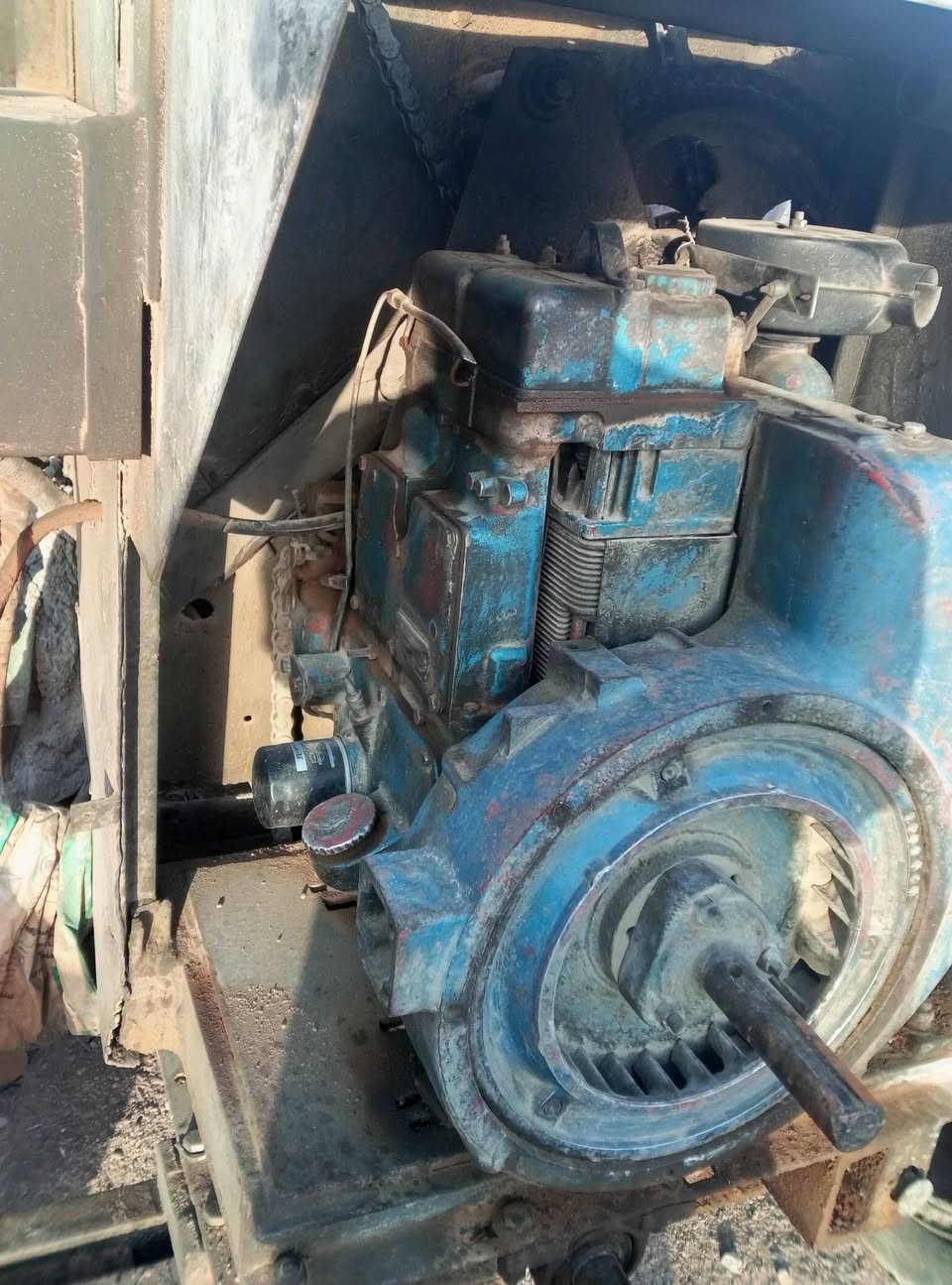 السلام عليكم محرك لستر دبل 700
وجدر نظيف ب 400

***********
