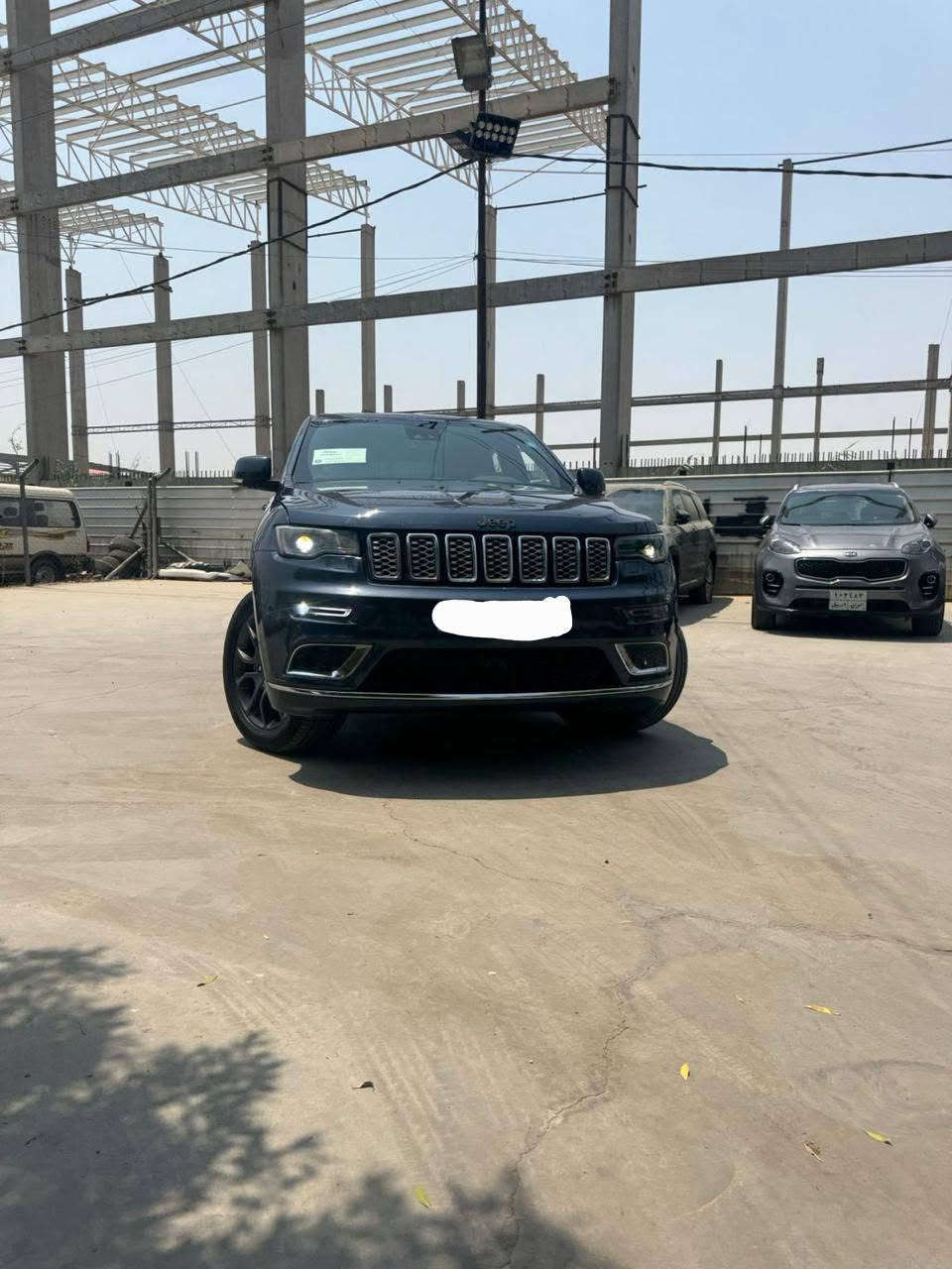 سلام عليكم جيب موديل ٢٢ رقم بغداد السياره بدون حادث بس بيه كلير بالباب و الجاملغ باقي السيارة مكفوله كفاله عامه السياره فول مواصفات فتحه رادارات تحكم ستيرن بعد معروفه مواصفات الجيب الاس سعر السياره ب٢٢٠ ورقه وبيه مجال بسيط الشراي يتواصل على هذا الرقم *********** و هلا بالشراي
