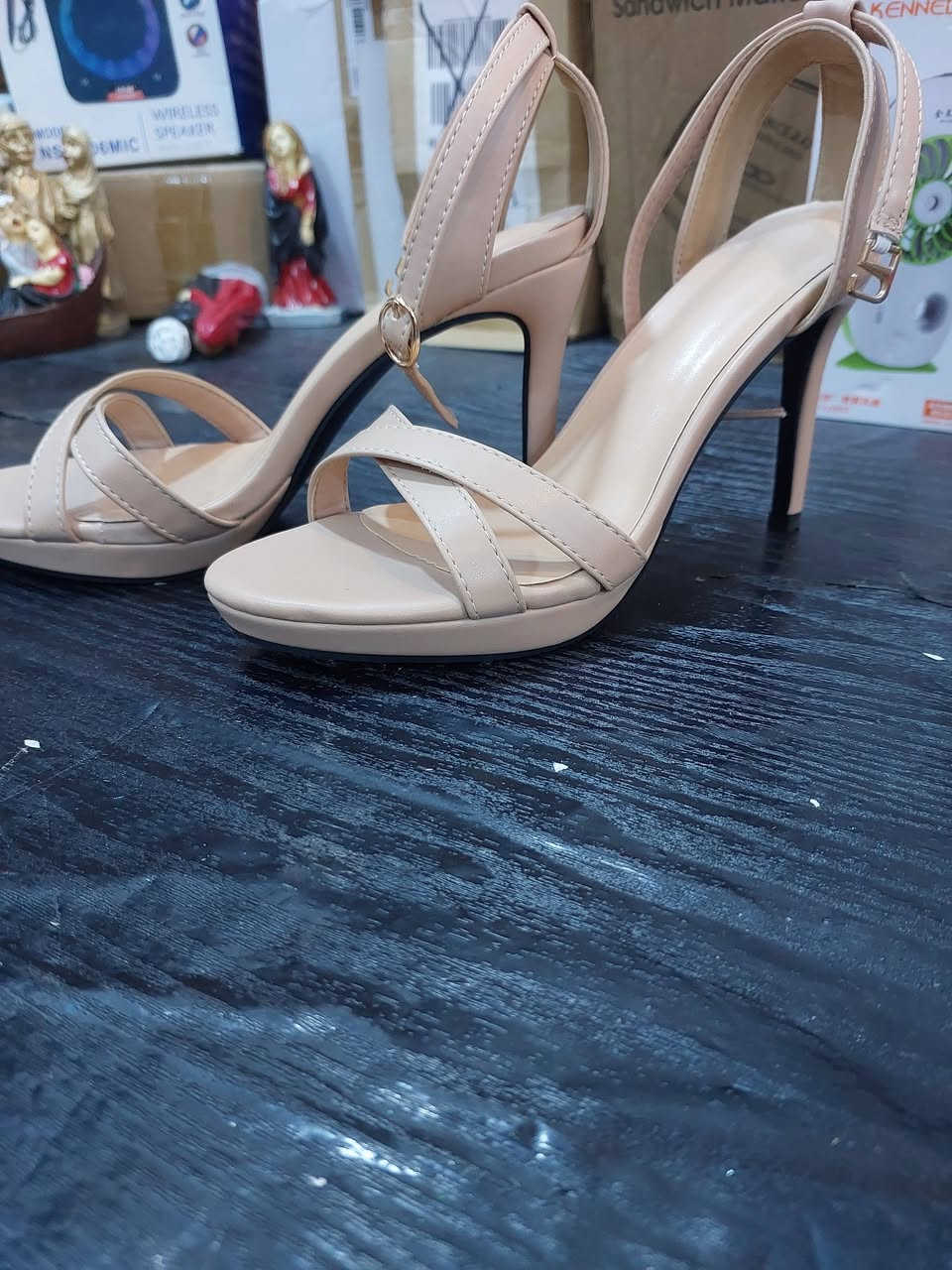 حذاء كعب قياس 37سعر 8الاف


**إذا كنت صاحب هذا الإعلان وتريد حذفه لأي سبب، رجاءا أرسل رسالة إلى الدعم الفني**