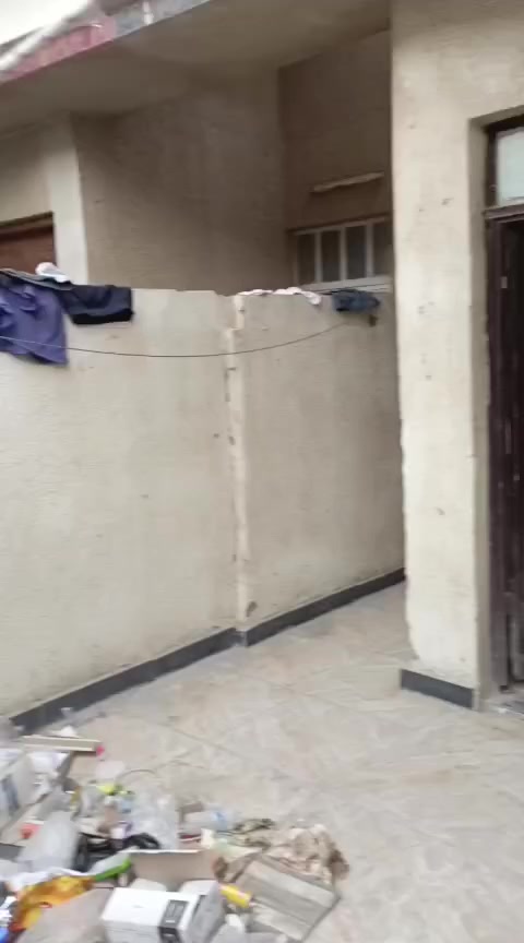 السلام عليكم بيت للايجار ٢٠٠ متر طابقين ٤ غرف نوم ومطبخ واستقبال وصاله وصحيات وطارمه حي الميلاد قرب شارع مزرعه سيد علي قرب المدارس ٤٠٠ الف 
***********
