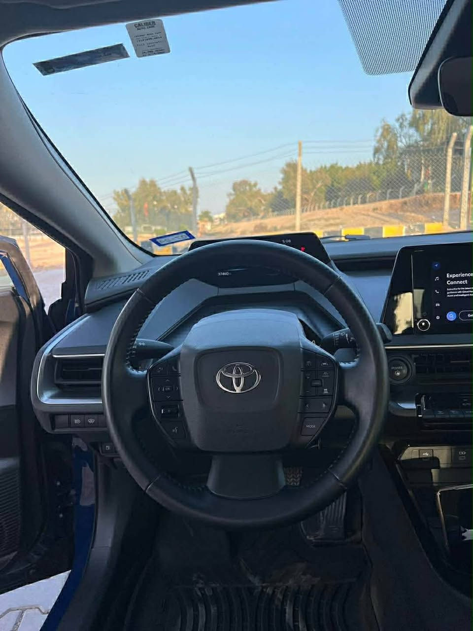 السلام عليكم ورحمة الله وبركاته بريوس ٢٠٢٣ هايبرد  رقم انكليزي بغداد حادث جانبي بسيط خدوش ٣ قطع صبغ  موضح بالصور البجم كبس فقط ايرباك يرده قفله 160 مواصفاته معروفه تفويله بانزين عادي تمشيك ٨٠٠ كيلو ما عدا الهايبرد تنسى البانزين اقتصادية ومتانة والجناية يعرفون قيمته
***********
