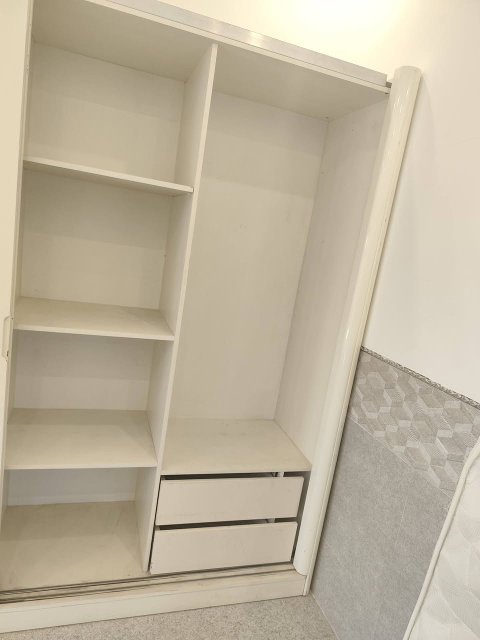 غرفه نوم ساج اصلي كلش نضيف 
مراسله على واساب أو خاص رقم موبايل *********** هردي عادل
