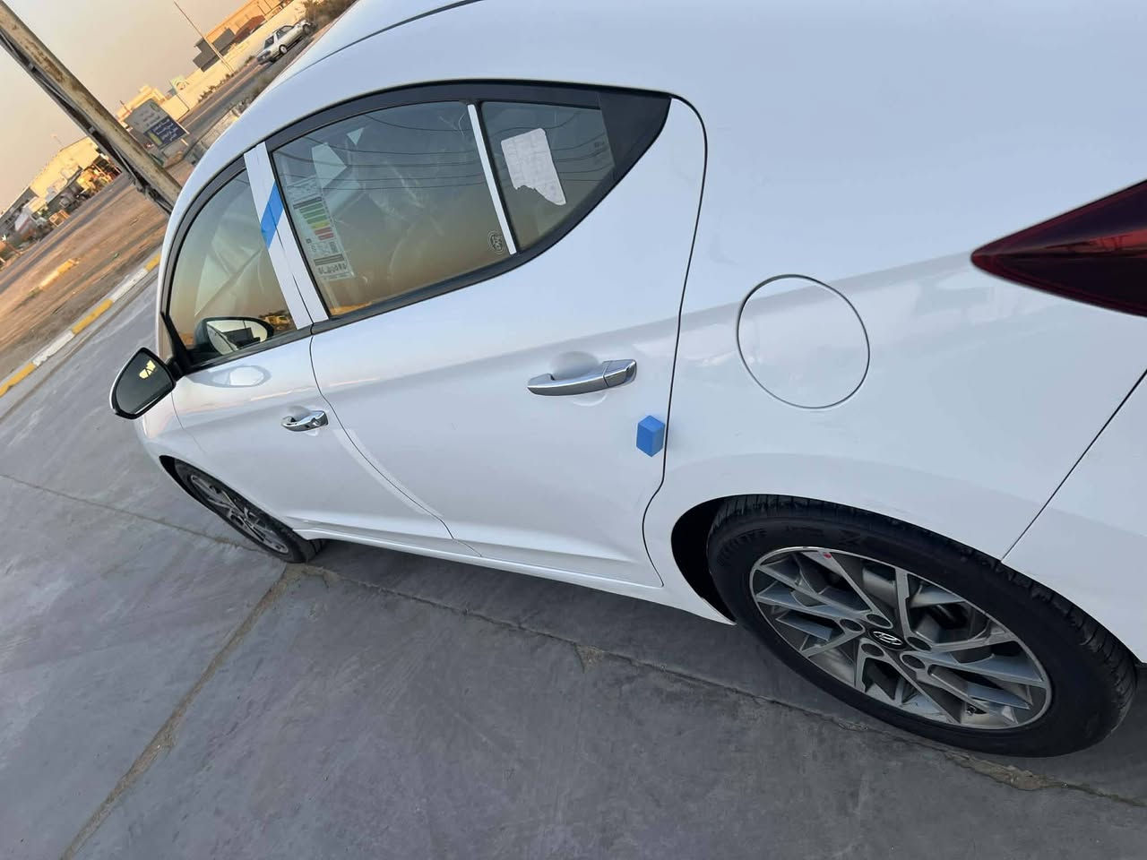 السلام عليكم ♥️
النترا خليجي 2020 ✅️
فول موصفات 1/1 ✅️
بصمة ✅️
فتحة ✅️
مكينة 2000 دوش ✅️
ماشية 78 الف ✅️
كير مكينة مكفولات ✅️
تخم تاير ✅️
حساس امامي خلفي✅️
رقم بغداد تحويل مباشر ✅️
بيهه بارد حك ٣ اصابع جوا قبق بانزين 
مكان السيارة واسط الصويرة 🏛
للاستفسار ع رقم ***********📲
***********
