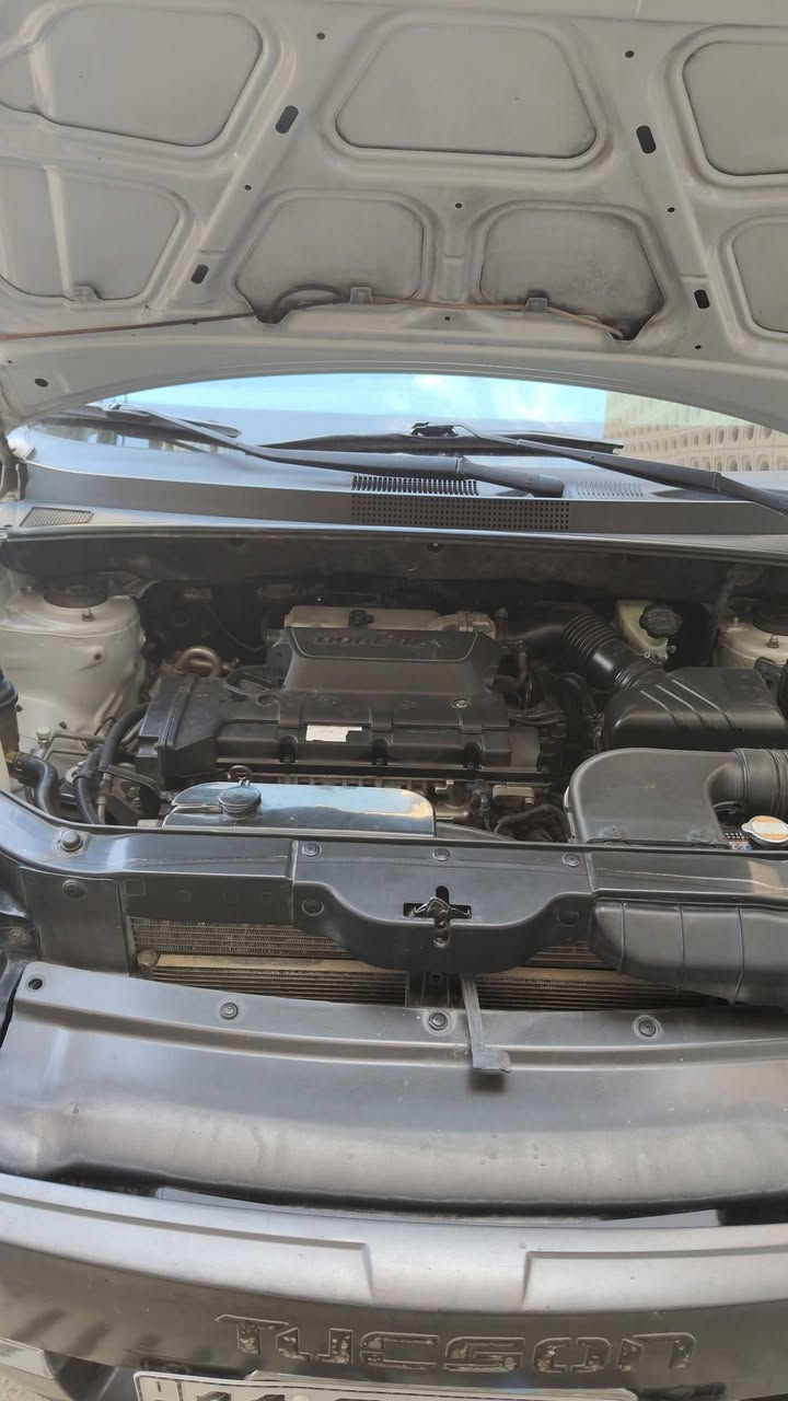 السلام عليكم
توسان موديل 9 كفاله من الضربه والصبغ حتى البلاستك
رقم بغداد دولي بأسمي
مكينه 2000 دوش
حداديه 70%
تايرات جديده
باتري جديد
تبريد تدفئه شغاله
السعر 125 وبيها مجال
مكاني كوت مركز المدينه 
*********** //  ***********
