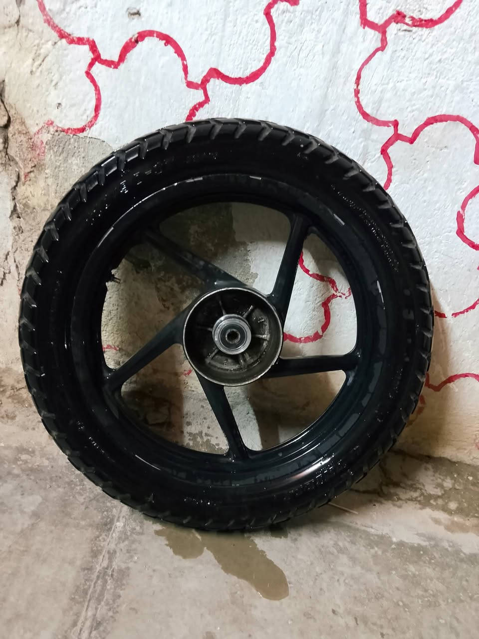 السلام عليكم
ويل اصلي بلادي مال دراجه وتاير قبل فتره شديته يعني نضيف 
مشدود كامل وجوبلس سعر 65 وبي مجال خابر وتدلل 
*********** مكاني بغداد الحريه الدولعي
